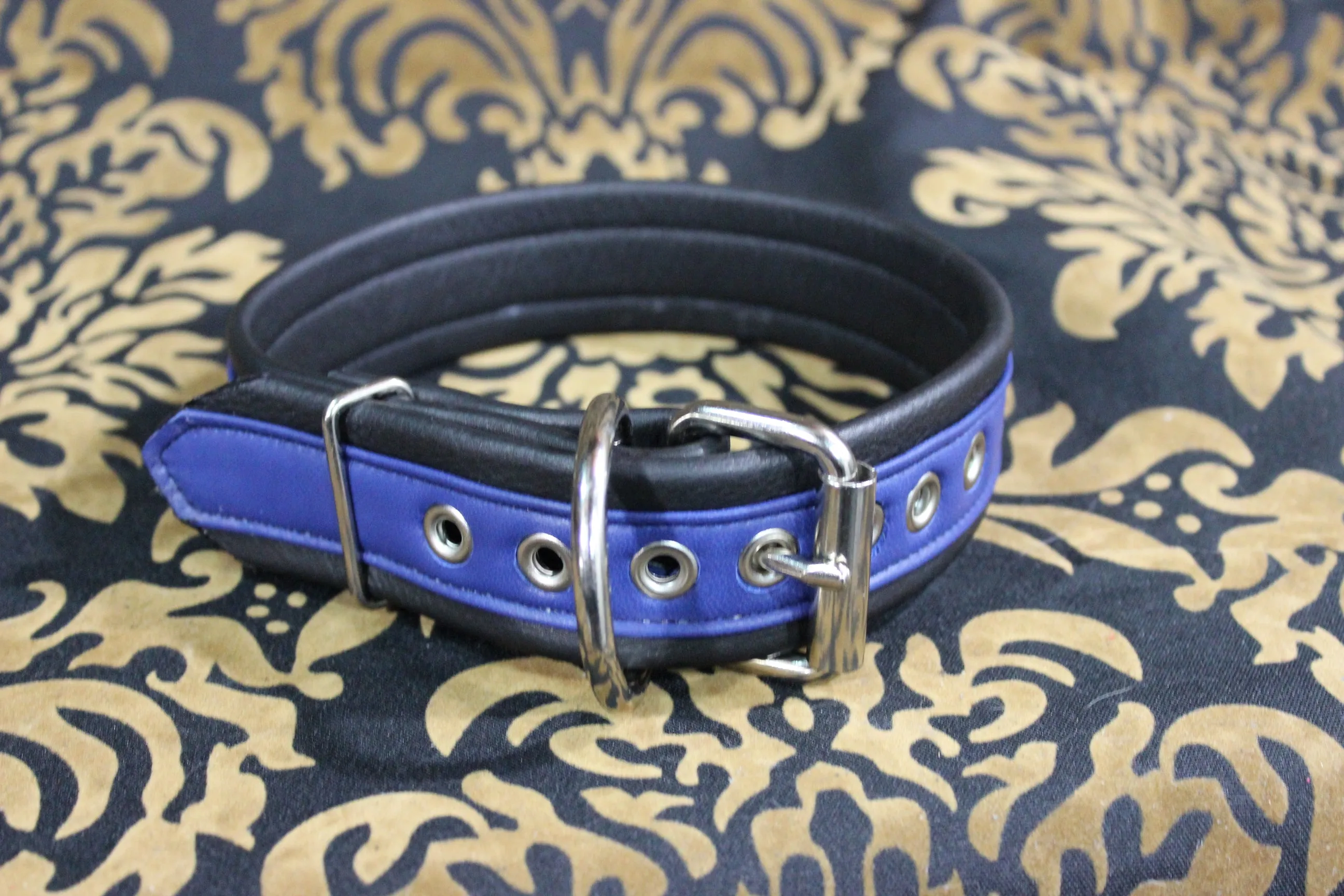 Locking Two Tone Collar - Top Stripe Construction