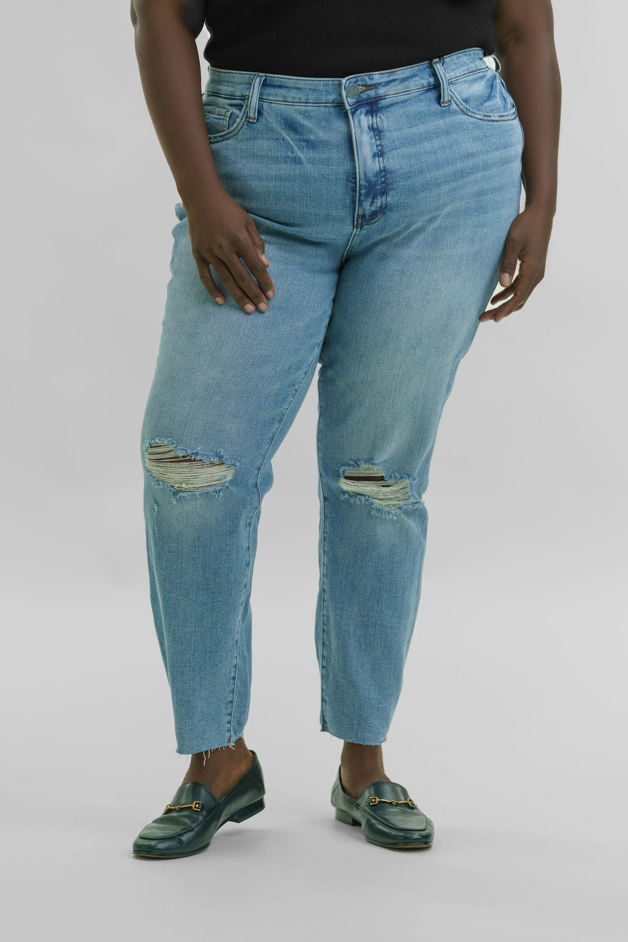 RACHAEL HIGH RISE MOM JEAN