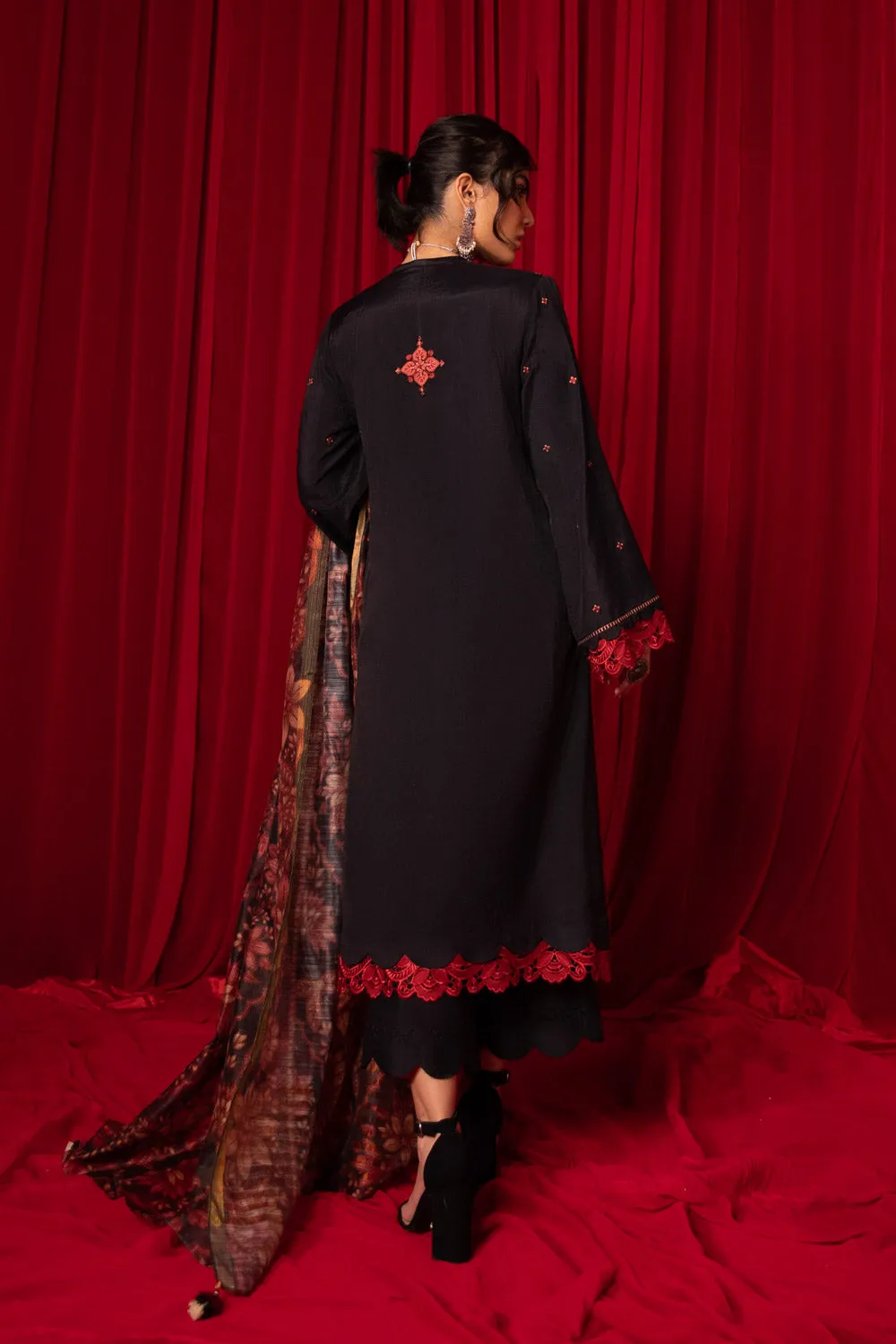 Sapphire Festive 2022 · 3 Piece Embroidered Silk Suit - 0U3ESL22V710