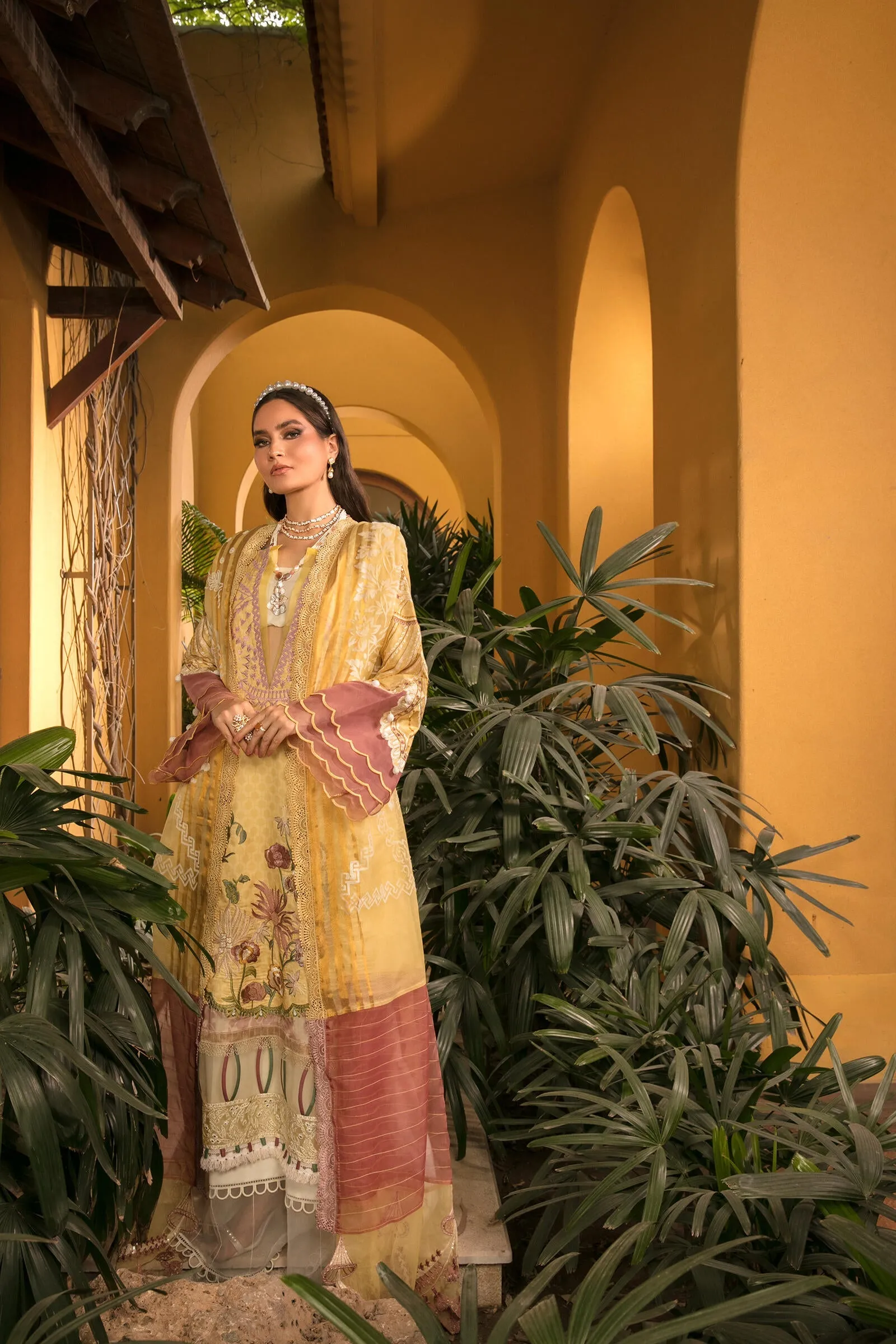 Shiza Hassan Izel Luxury Lawn Collection – 4-B Zane